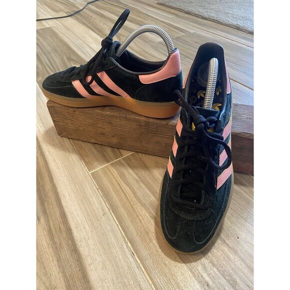 Women's Adidas Gazelle‎ Pink/Black Brussels City Series -Size 7-NWOT-RARE Colors - Picture 1 of 12